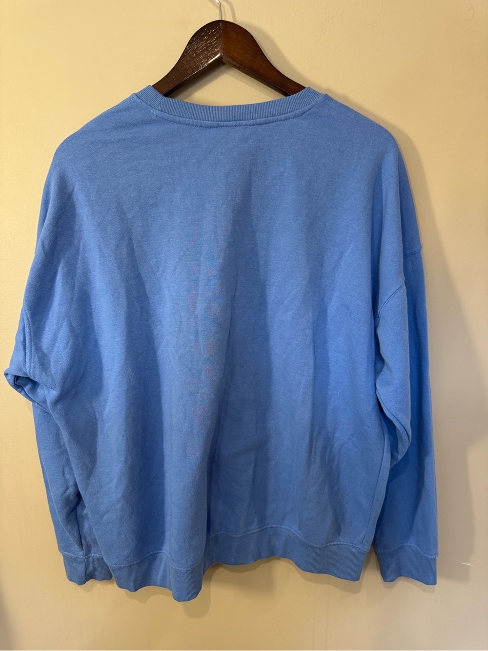 No Boundaries Blue Hamptons Tennis Club Crewneck Sweatshirt - Picture 7 of 7